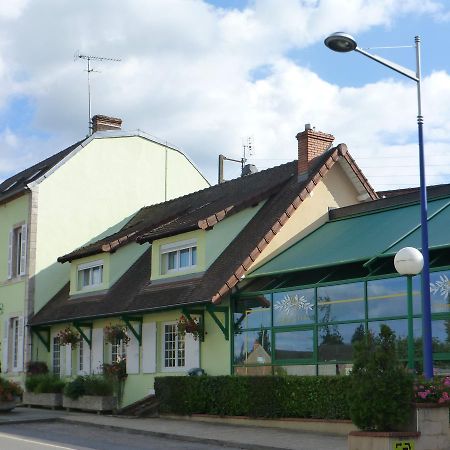 L'Auberge De L'Olive Dompierre-sur-Besbre Luaran gambar