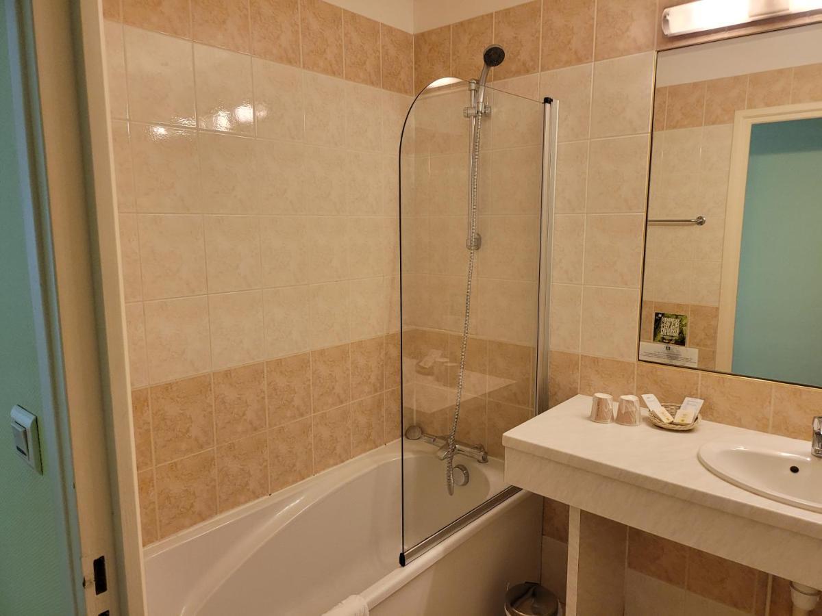 L'Auberge De L'Olive Dompierre-sur-Besbre Luaran gambar