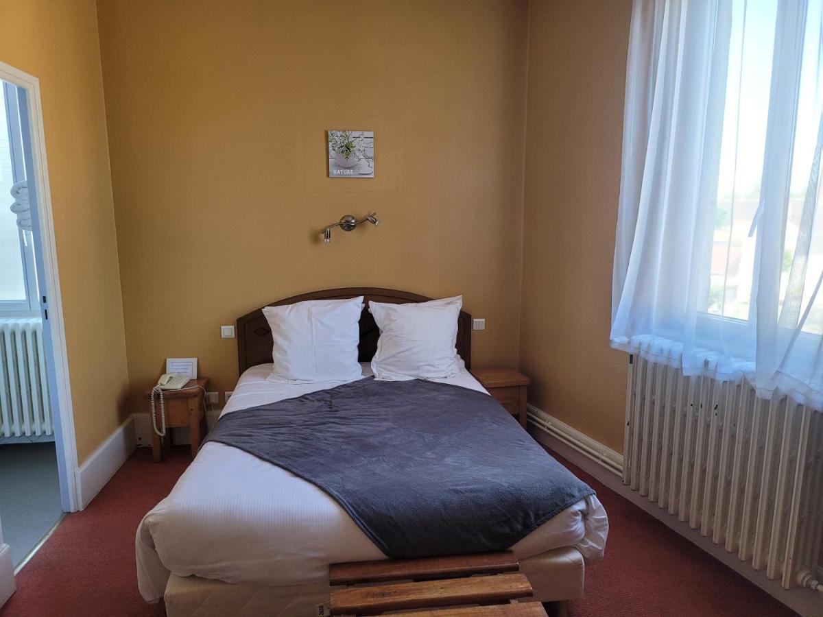 L'Auberge De L'Olive Dompierre-sur-Besbre Luaran gambar