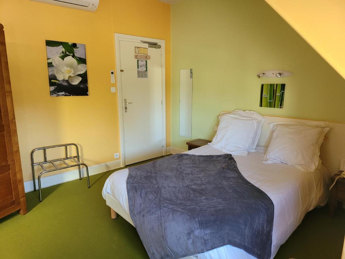 L'Auberge De L'Olive Dompierre-sur-Besbre Luaran gambar