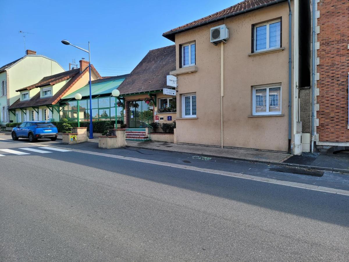 L'Auberge De L'Olive Dompierre-sur-Besbre Luaran gambar