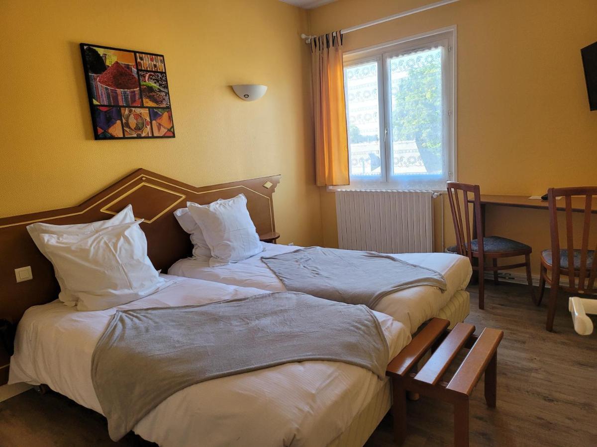 L'Auberge De L'Olive Dompierre-sur-Besbre Luaran gambar