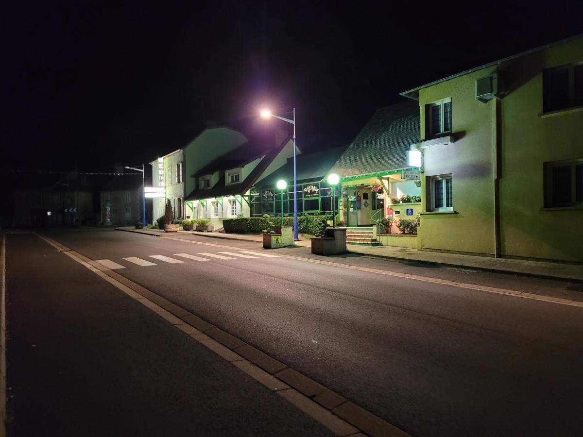 L'Auberge De L'Olive Dompierre-sur-Besbre Luaran gambar