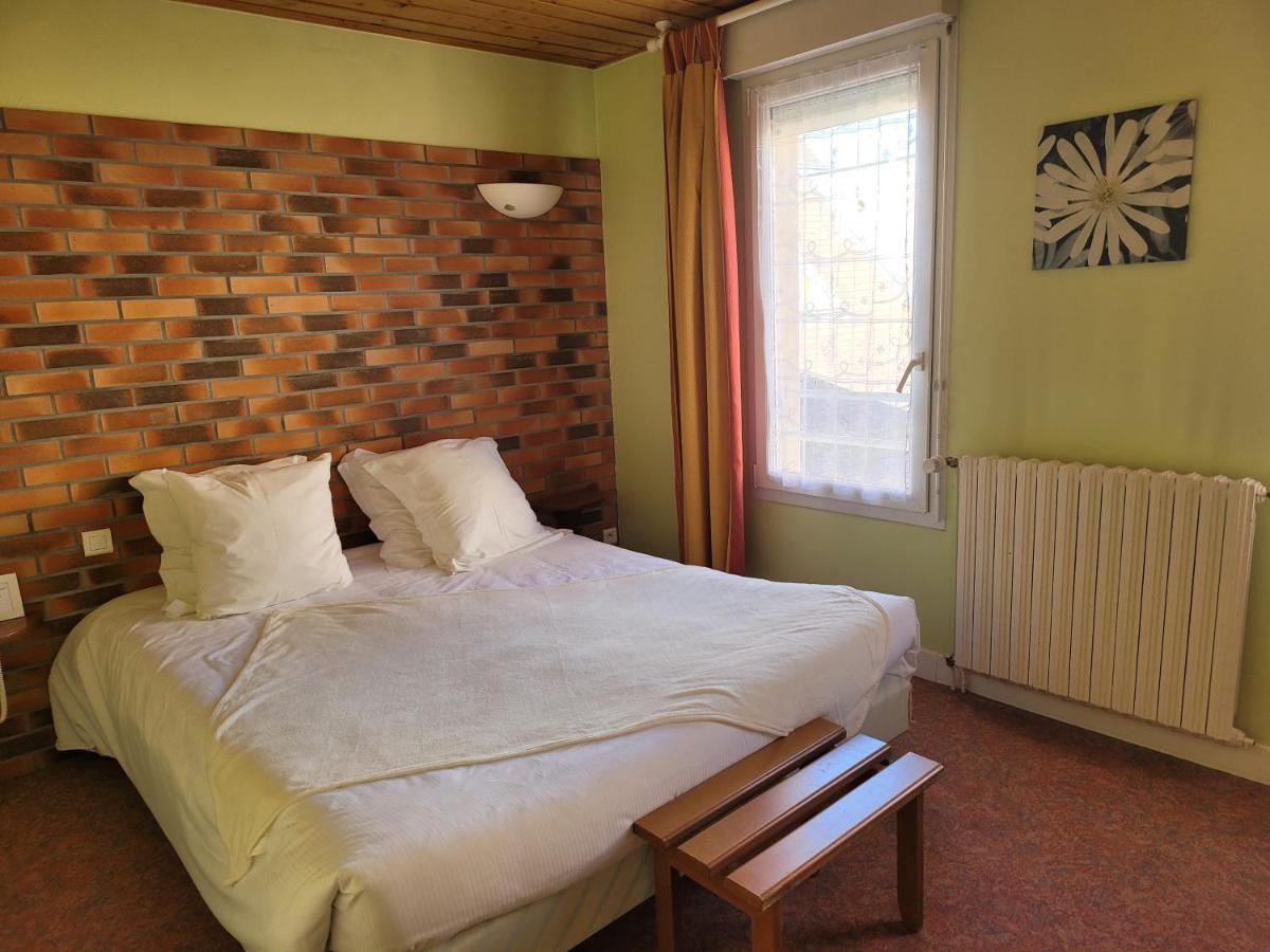 L'Auberge De L'Olive Dompierre-sur-Besbre Luaran gambar