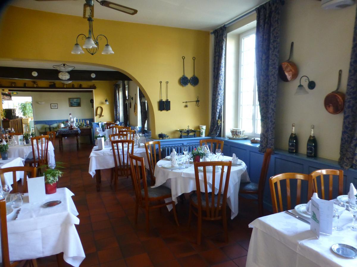 L'Auberge De L'Olive Dompierre-sur-Besbre Luaran gambar