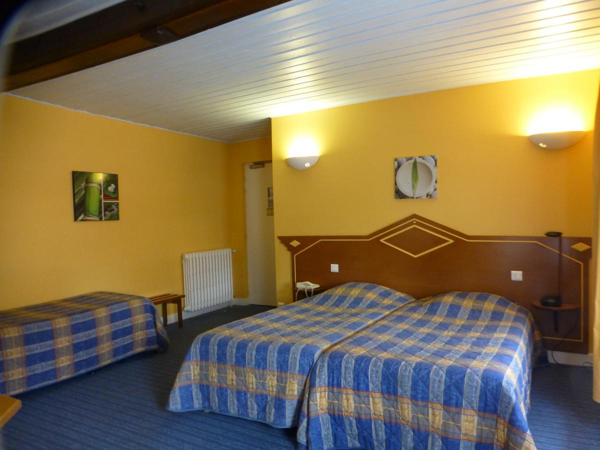 L'Auberge De L'Olive Dompierre-sur-Besbre Luaran gambar